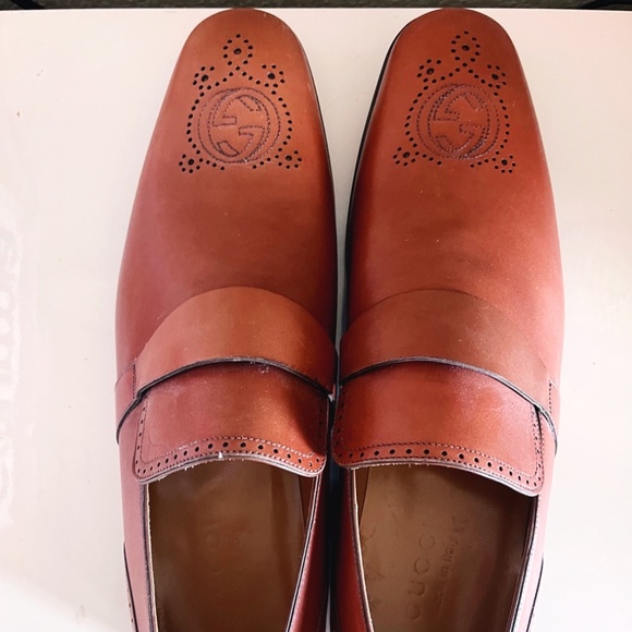 Gucci - Picture 1 of 4